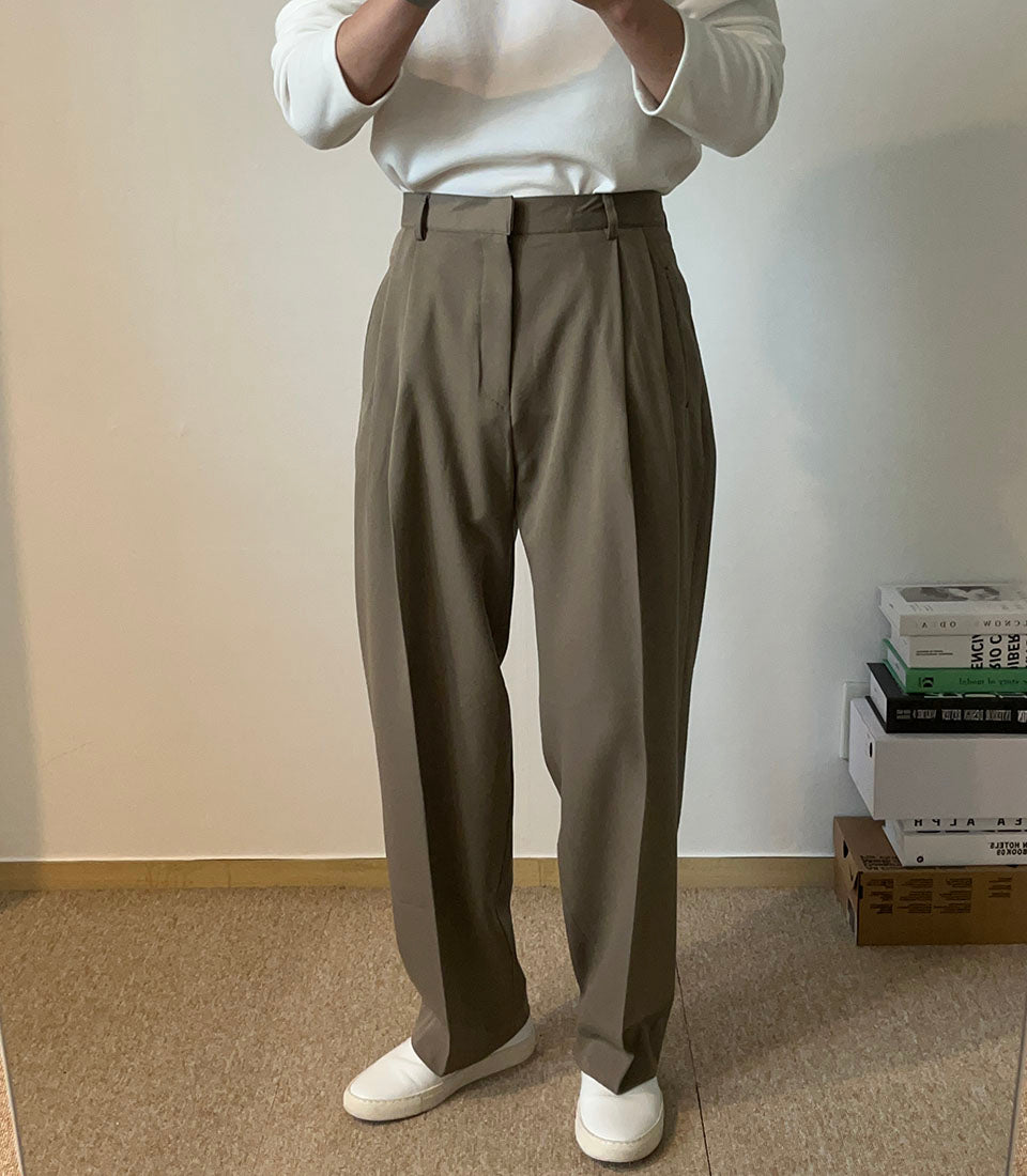 Pleated Wide-Leg Pants