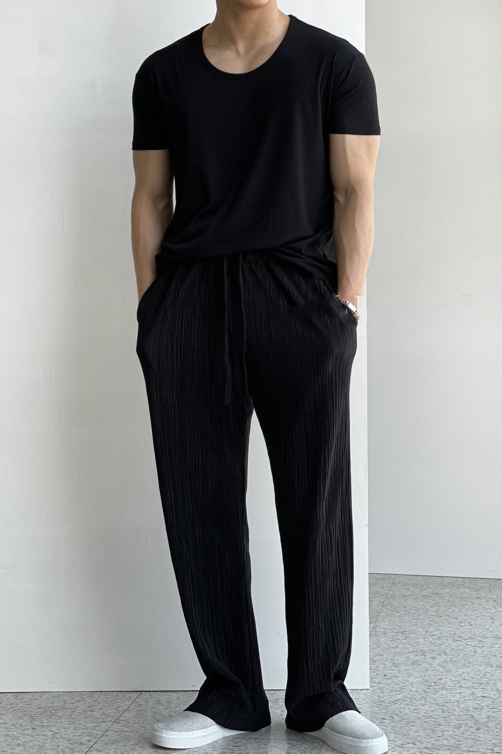 Stacked Pleated Wide-Leg Pants