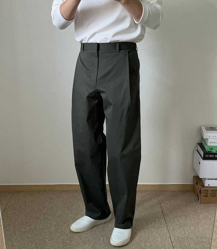 Loose Pleated Trousers