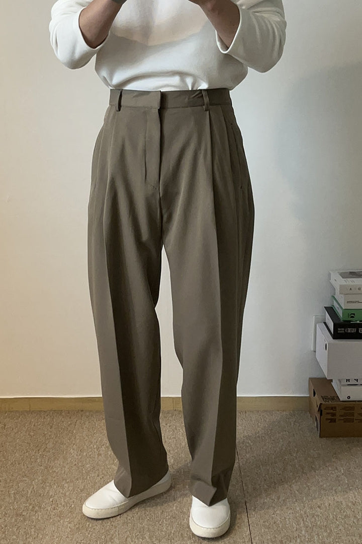 Pleated Wide-Leg Pants