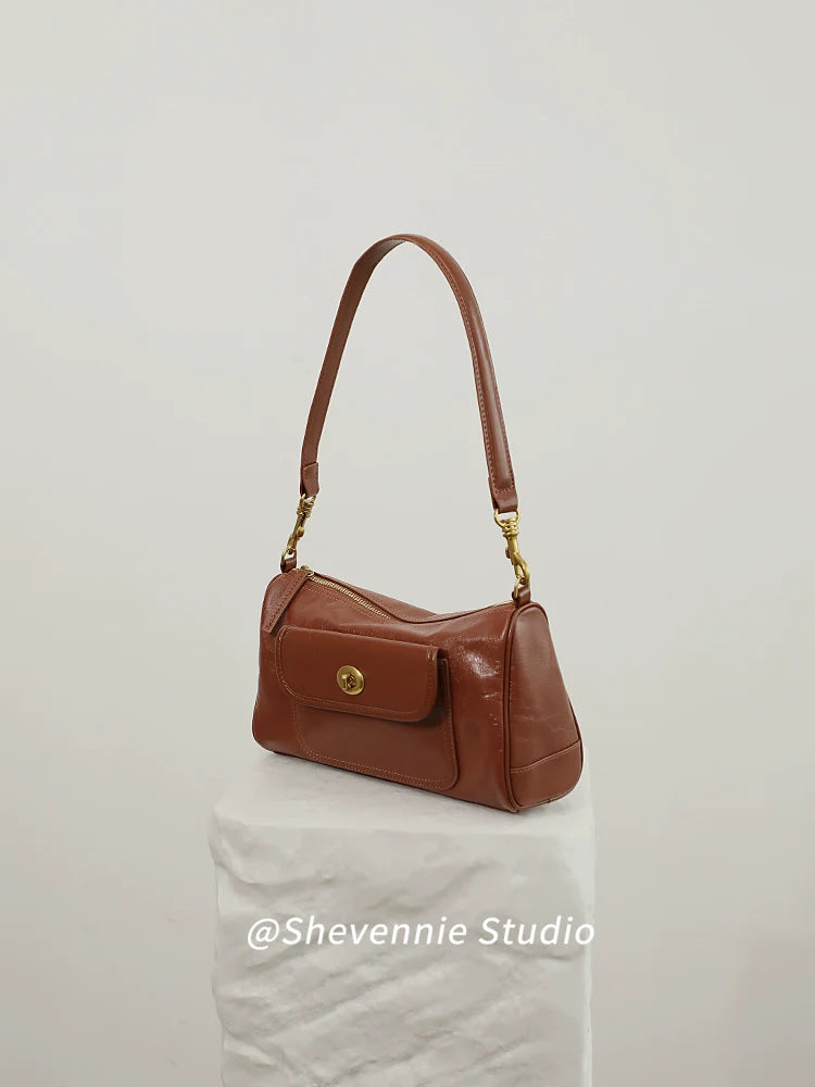 Snow Geinnie Leather Shoulder Bag