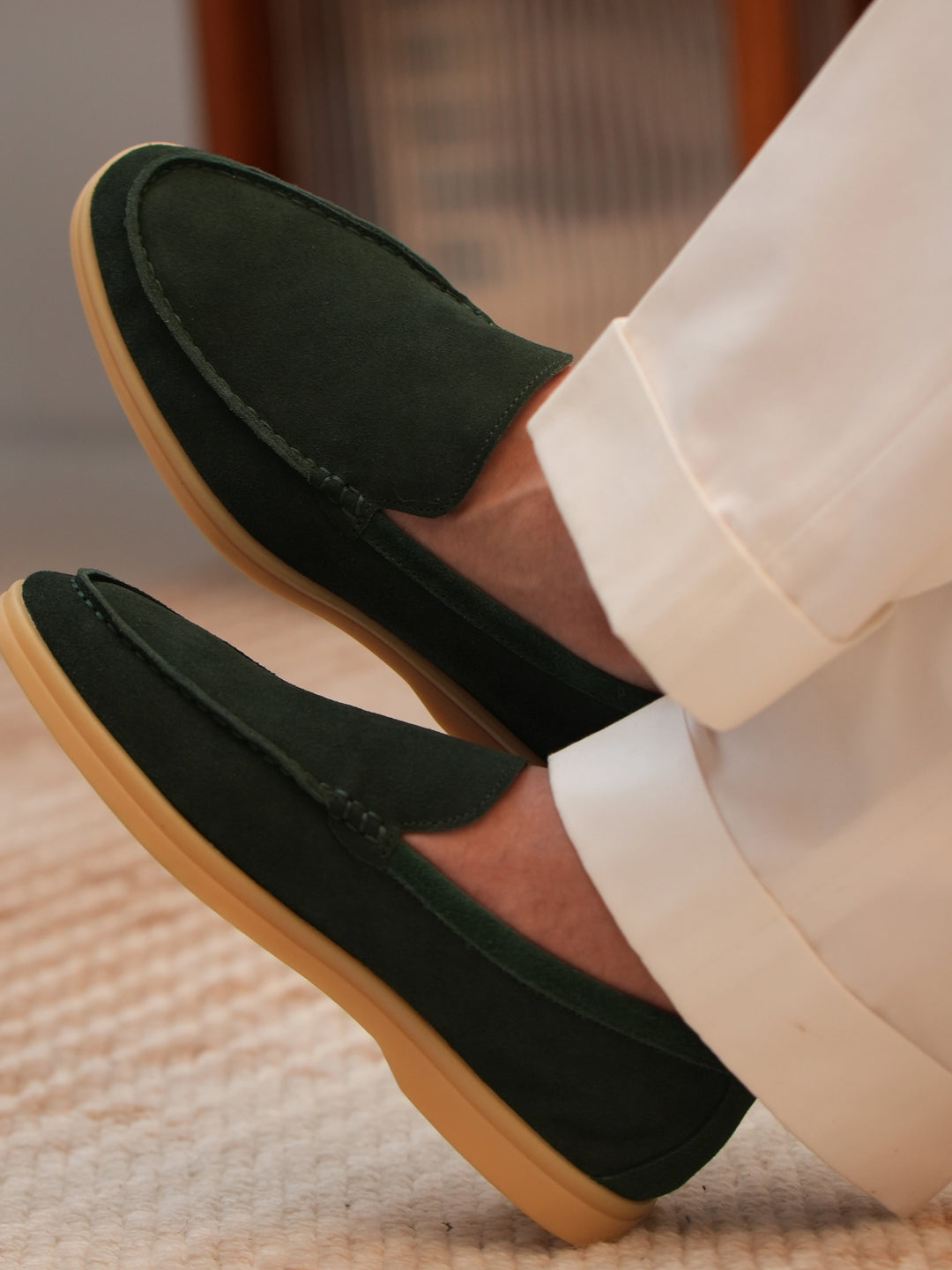 Yizhi Sheepskin Slip-Ons