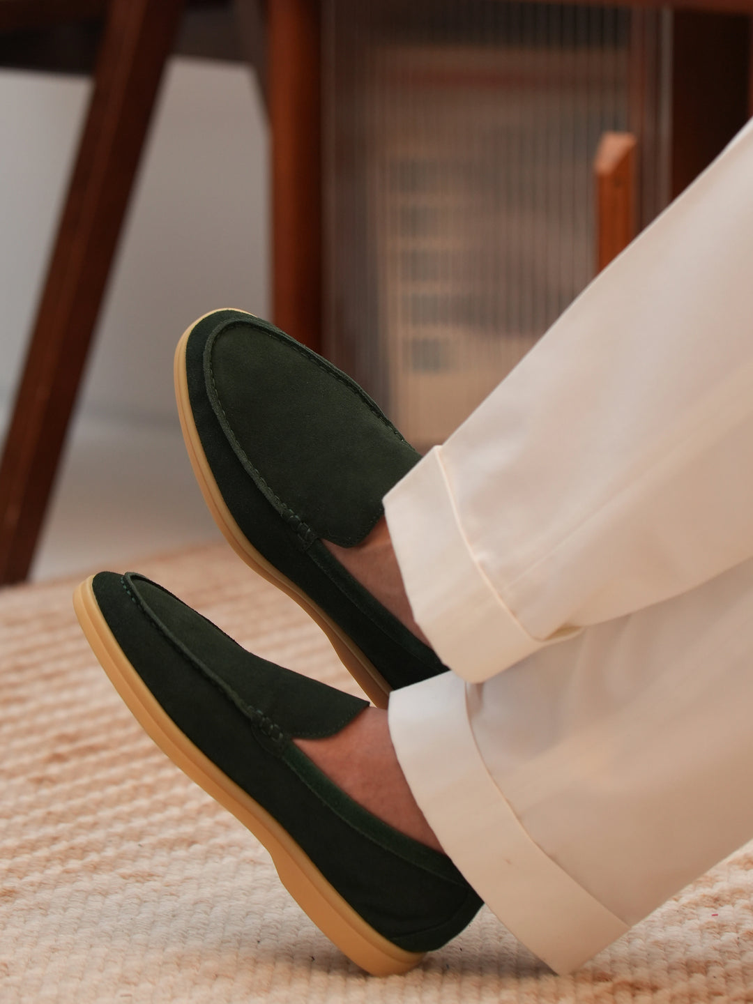 Yizhi Sheepskin Slip-Ons