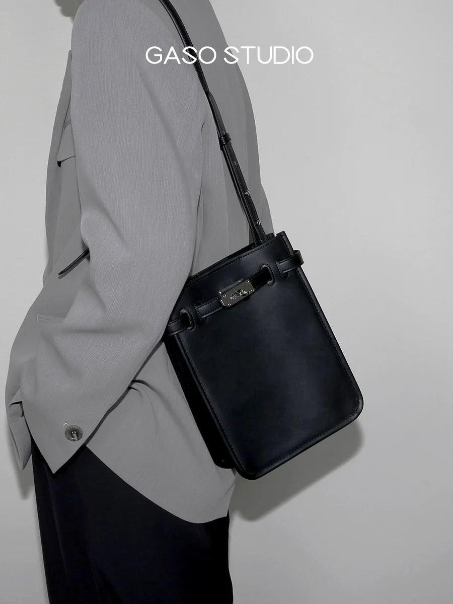 Elevate Crossbody Tote