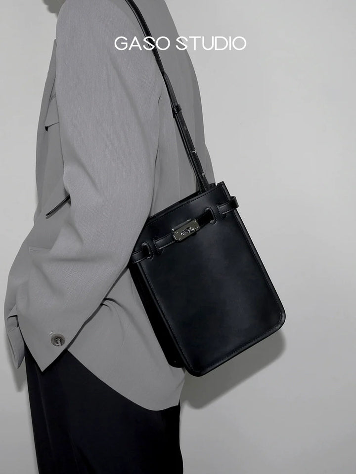 Elevate Crossbody Tote