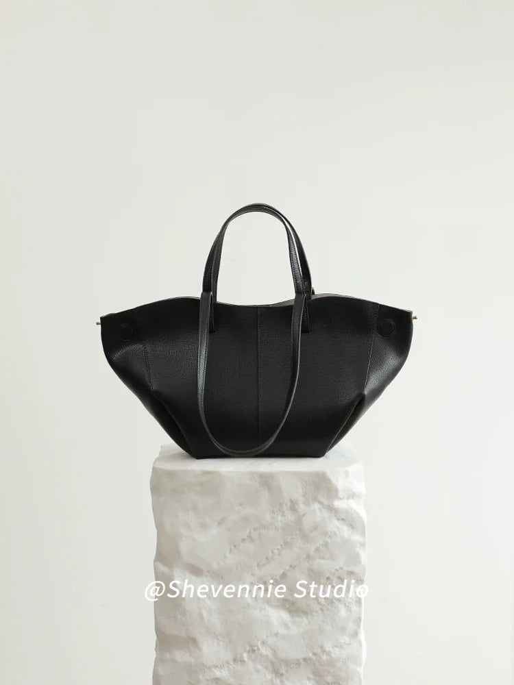 Snow Geinnie Leather Tote