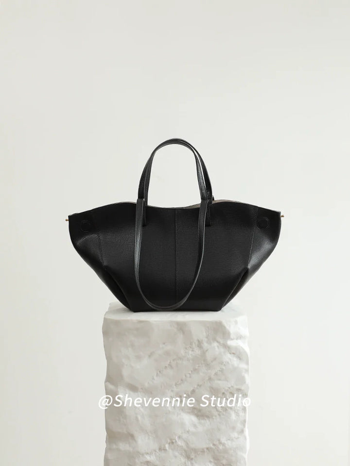 Snow Geinnie Leather Tote