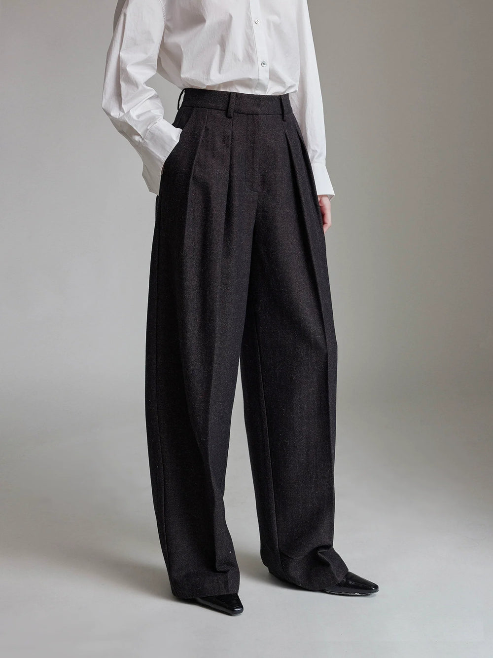 Wool Pleated Straight Pants